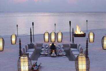 هتل Dusit Thani Maldives