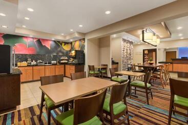 ホテル Amerivu Inn And Suites