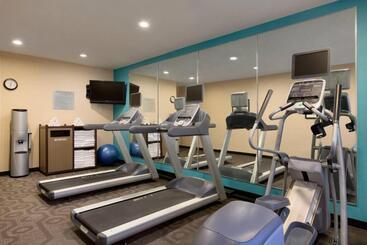 هتل Fairfield Inn & Suites Bismarck North