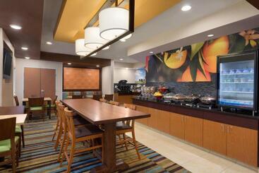 ホテル Fairfield Inn & Suites Bismarck North