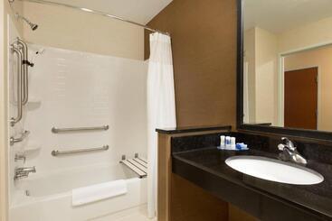 酒店 Fairfield Inn & Suites Bismarck South