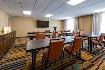 هتل Fairfield Inn & Suites By Marriott Fort Myers Cape Coral