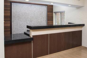 هتل Fairfield Inn & Suites By Marriott Dayton South