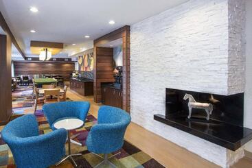 هتل Fairfield Inn & Suites By Marriott Dayton South