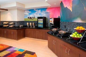 هتل Fairfield Inn & Suites By Marriott Dayton South