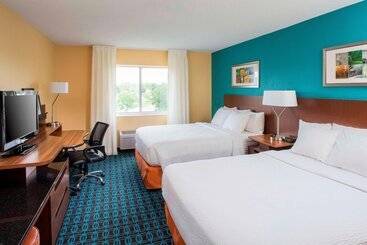 هتل Fairfield Inn & Suites By Marriott Dayton South