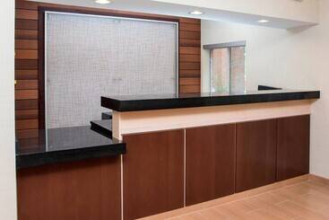هتل Fairfield Inn & Suites By Marriott Dayton South