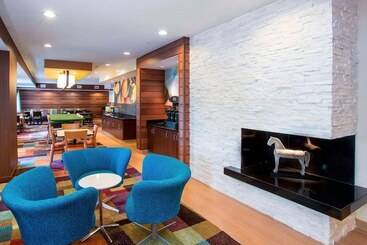 هتل Fairfield Inn & Suites By Marriott Dayton South