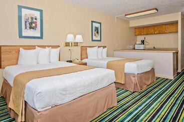 هتل John Yancey Oceanfront Inn