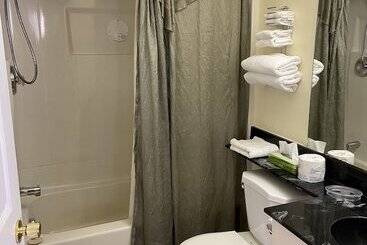 هتل Lakeshore Suites