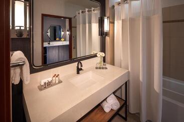 Silver Cloud Hotel   Seattle Stadium
