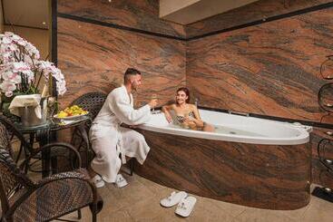 هتل Spa Club Bor