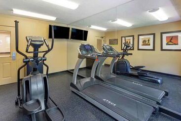 Mainstay Suites Raleigh North