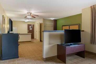 Extended Stay America Suites  Detroit  Metropolitan Airport