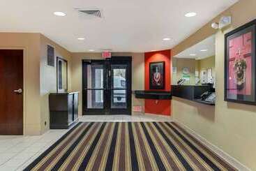 Extended Stay America Suites  Detroit  Metropolitan Airport