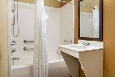 Extended Stay America Suites  Detroit  Metropolitan Airport