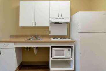 Extended Stay America Suites  Detroit  Metropolitan Airport