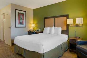 Extended Stay America Suites  Detroit  Metropolitan Airport