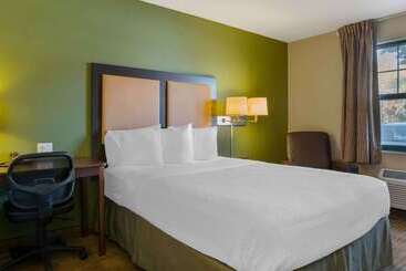 Extended Stay America Suites  Detroit  Metropolitan Airport