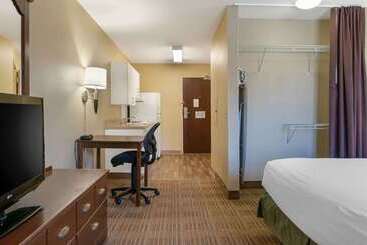 Extended Stay America Suites  Detroit  Metropolitan Airport