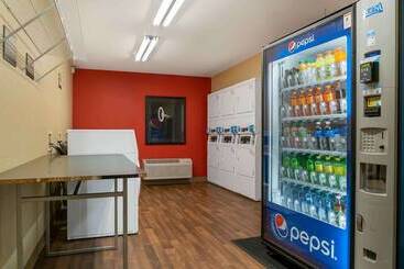 Extended Stay America Suites  Detroit  Metropolitan Airport