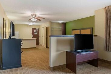 Extended Stay America Suites  Detroit  Metropolitan Airport