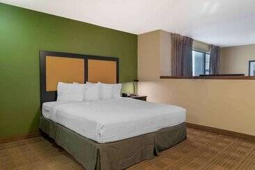 Extended Stay America Suites  Detroit  Metropolitan Airport