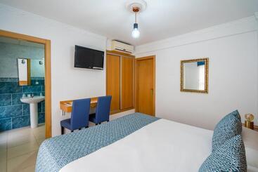 Hostal Rr Feria By Beleret