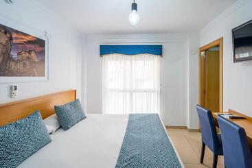 Hostal Rr Feria By Beleret