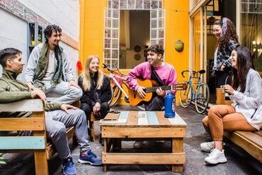 Play Hostel Arcos