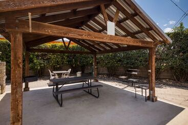 酒店 Americas Best Value Inn Buda