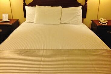 فندق Americas Best Value Inn Macomb