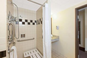 هتل Americinn By Wyndham Ottumwa