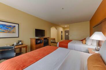 هتل Best Western Plus Delta Inn & Suites