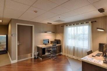 هتل Best Western Plus Delta Inn & Suites