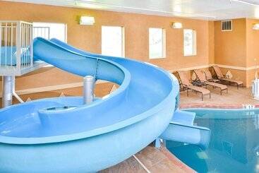 هتل Best Western Plus Midwest Inn & Suites