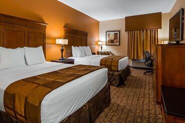 هتل Best Western Plus Midwest Inn & Suites