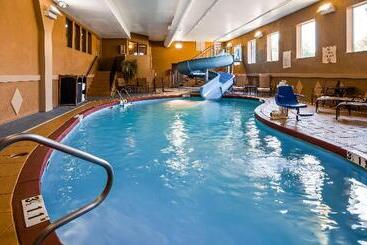 هتل Best Western Plus Midwest Inn & Suites