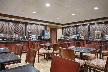 هتل Best Western Plus Midwest Inn & Suites