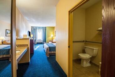 هتل Comfort Inn & Suites
