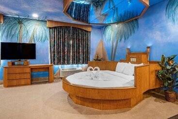 هتل Comfort Suites North