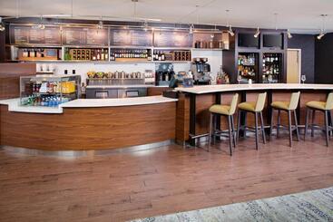 فندق Courtyard By Marriott Roanoke Airport