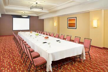 هتل Courtyard By Marriott Sacramento Midtown