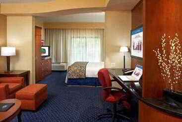 هتل Courtyard Daytonuniversity Of Dayton