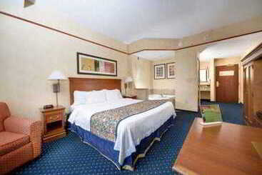 هتل Courtyard By Marriott Norfolk Downtown