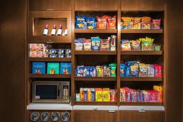 هتل Courtyard By Marriott Oakland Airport