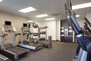 هتل Courtyard By Marriott Oakland Airport