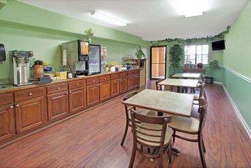 هتل Days Inn By Wyndham Marietta White Water