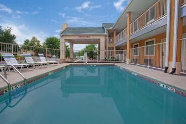 هتل Days Inn By Wyndham Marietta White Water