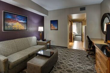 هتل Drury Inn & Suites Albuquerque North